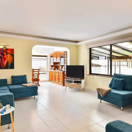 Azul Villa